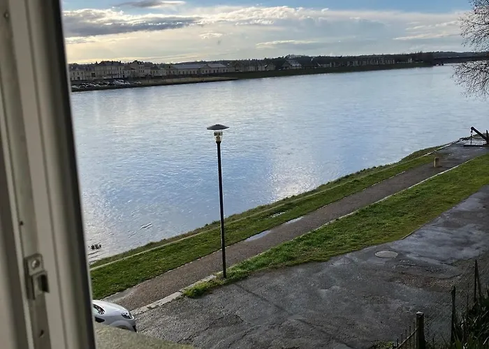 Cyclo 2 Loire Apartment *